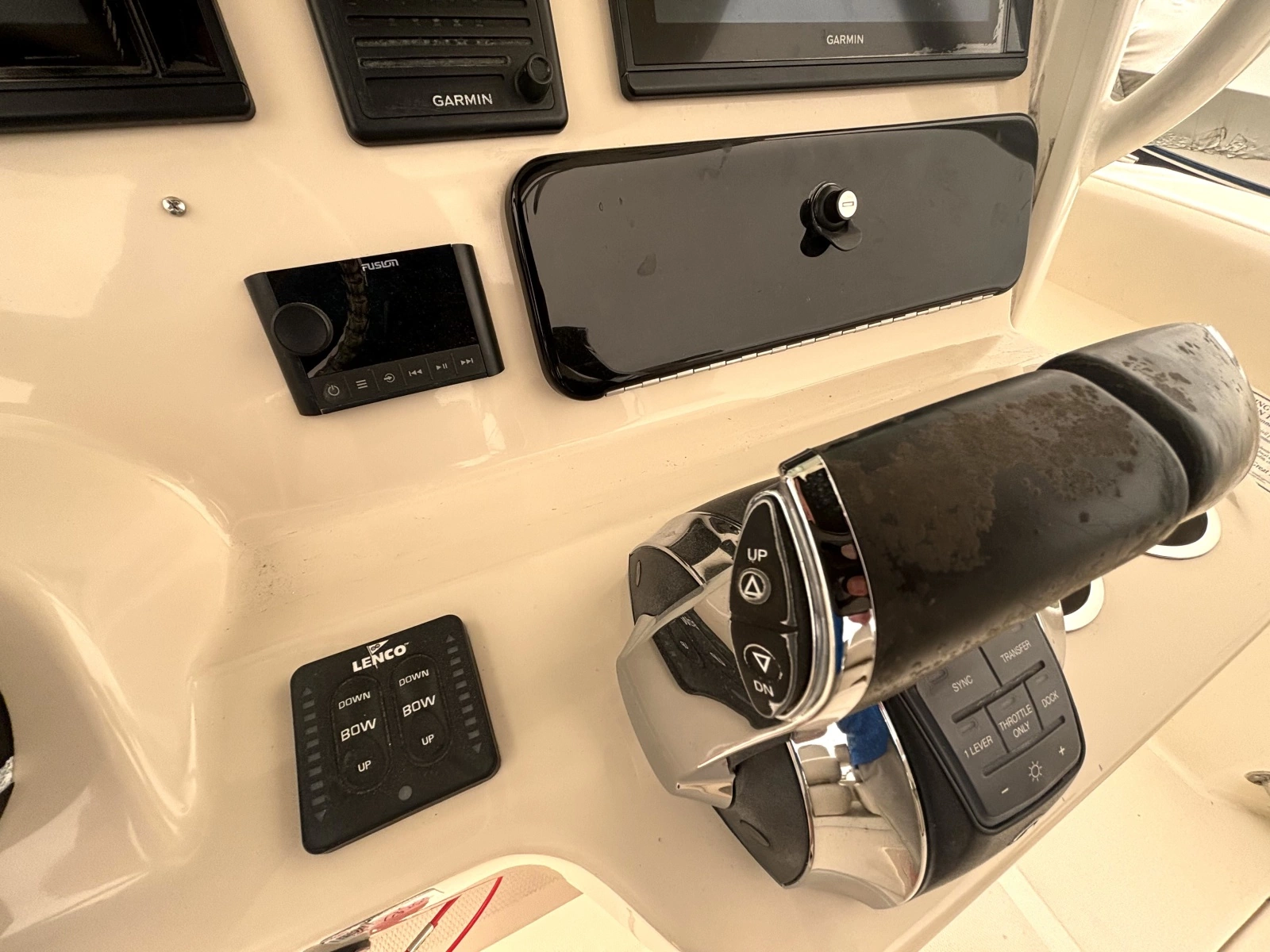 2018 Boston Whaler 280 Outrage