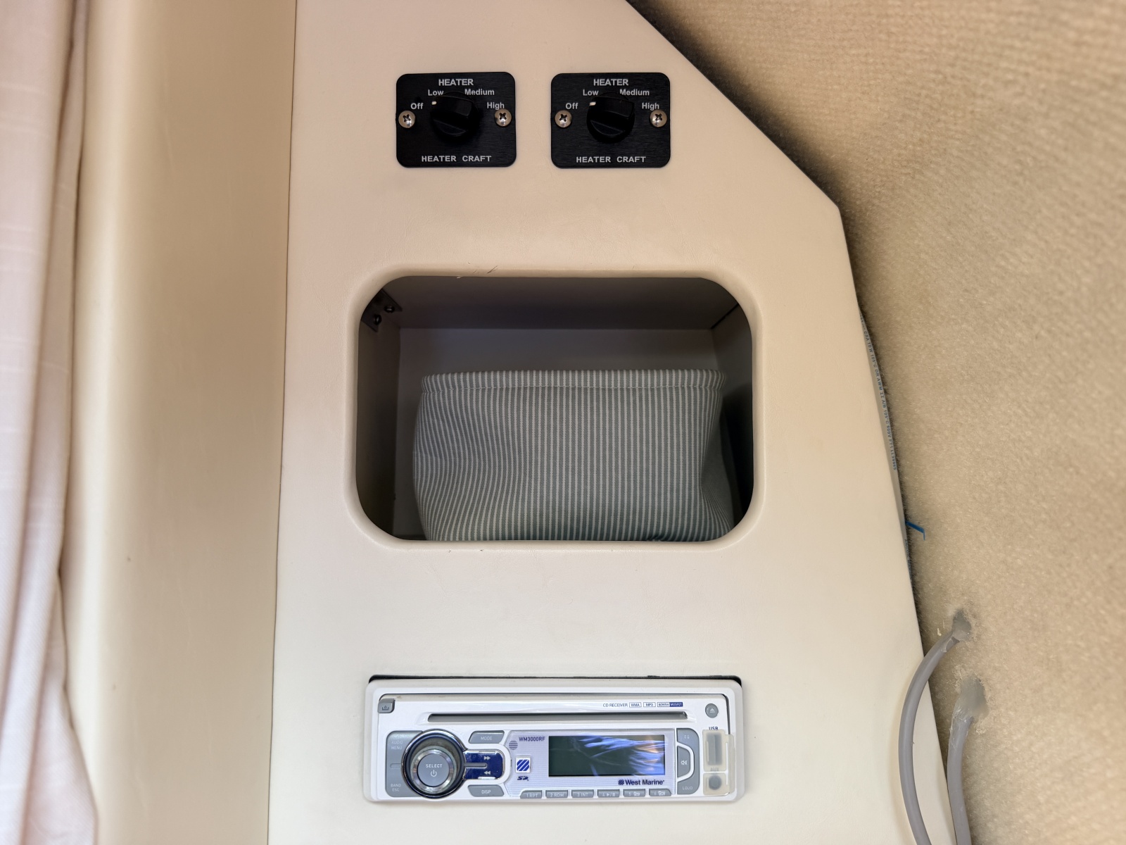 2000 Bayliner 3055 Ciera