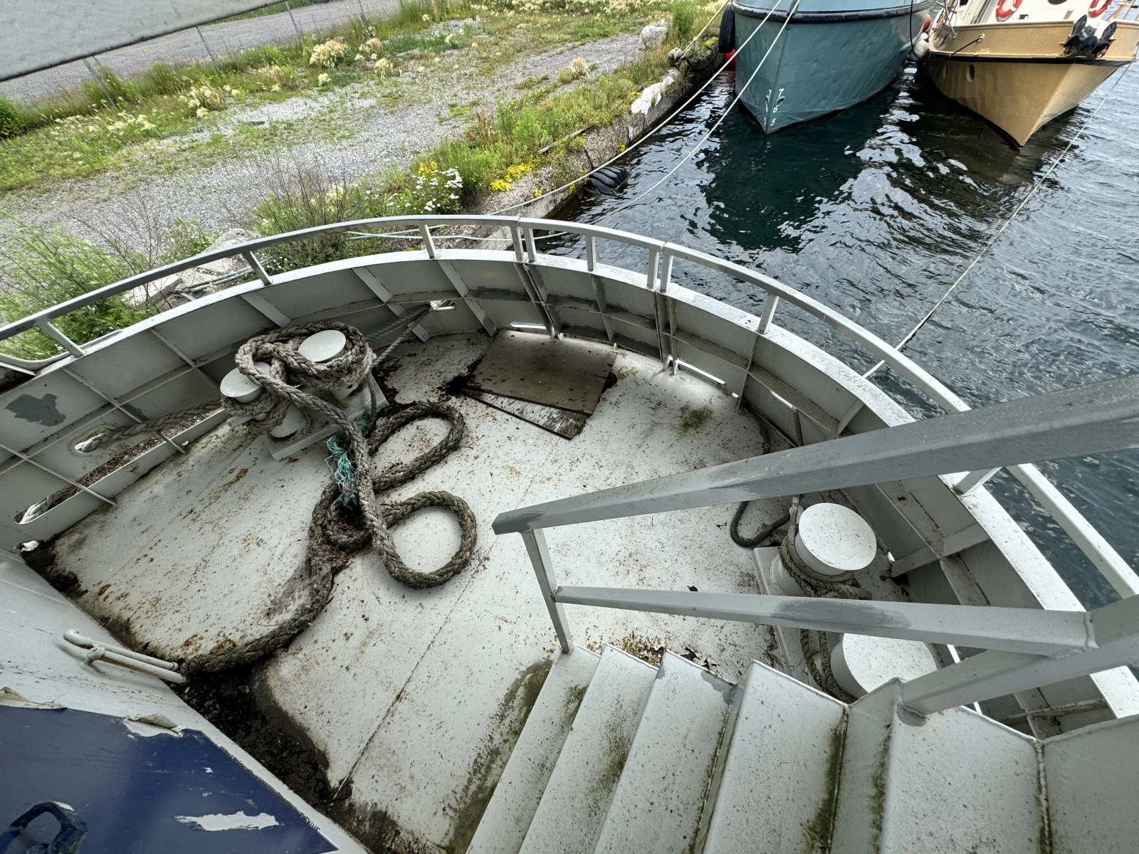 2001 Borealis 84' Custom