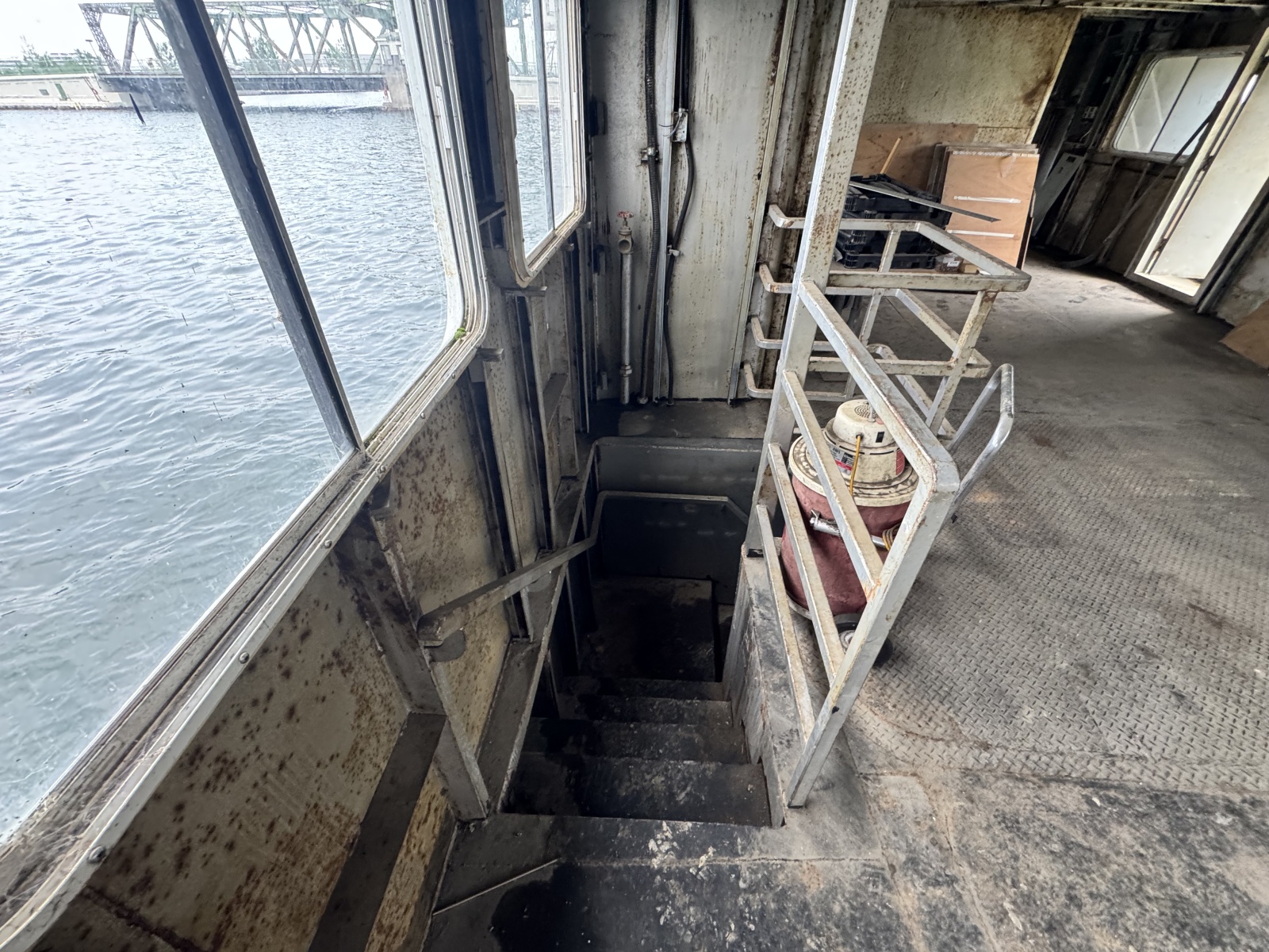2001 Borealis 84' Custom