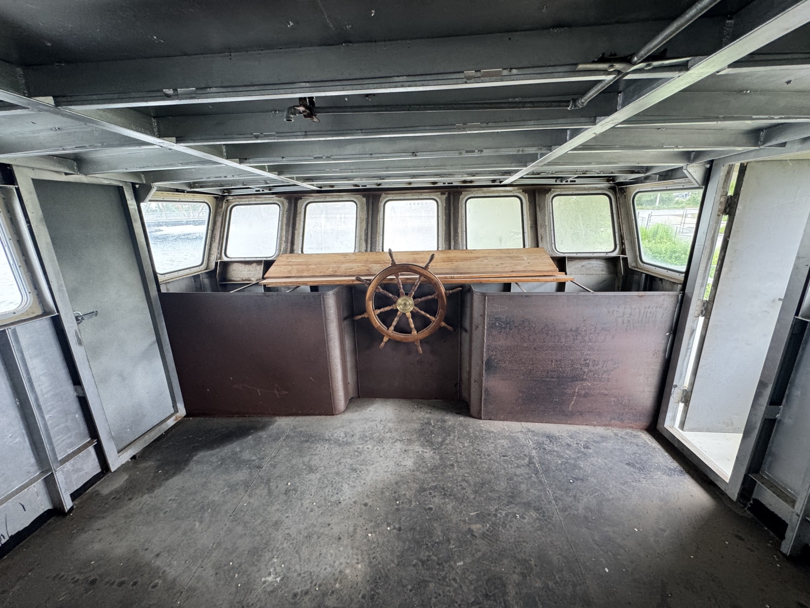 2001 Borealis 84' Custom