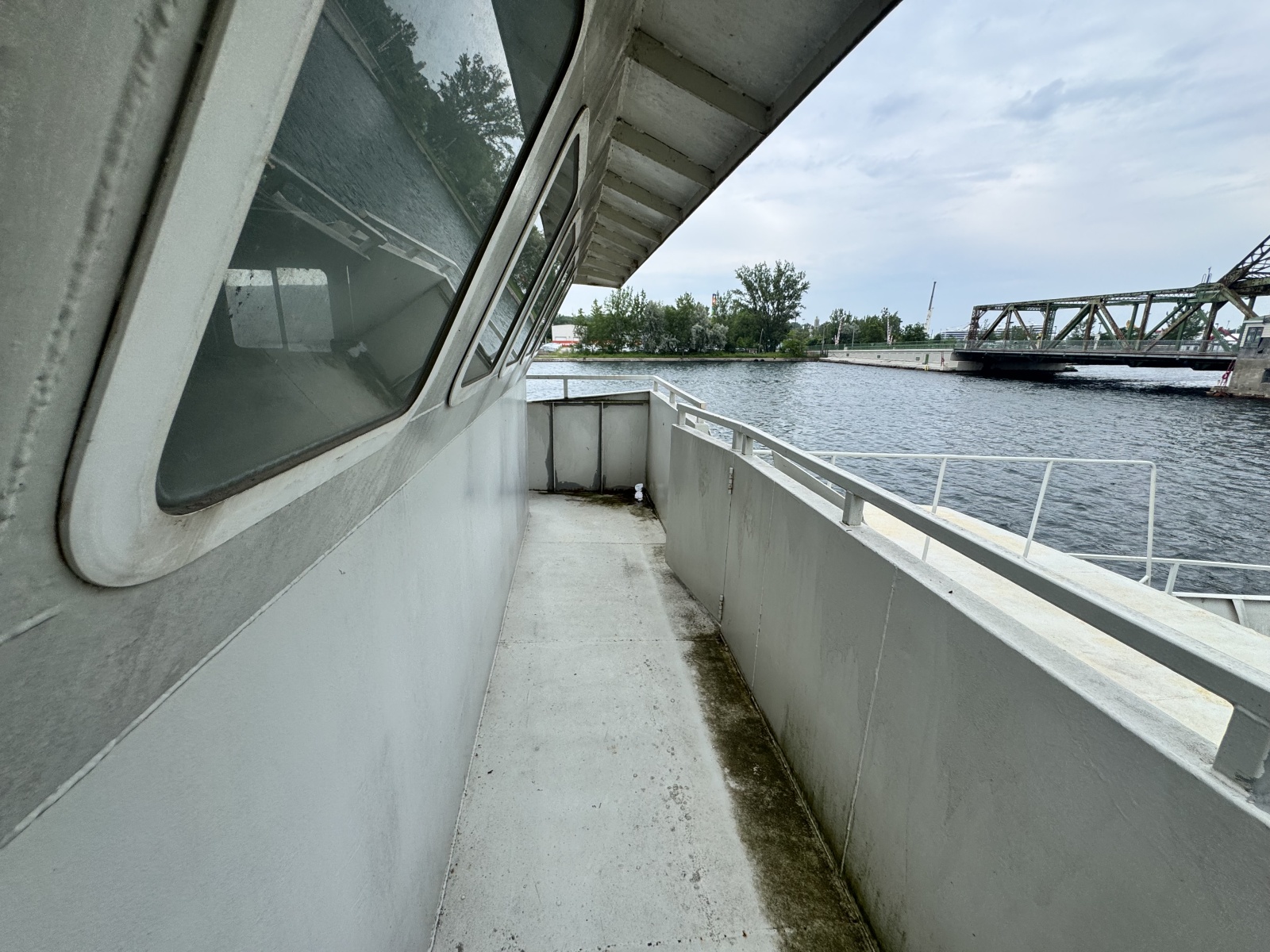 2001 Borealis 84' Custom