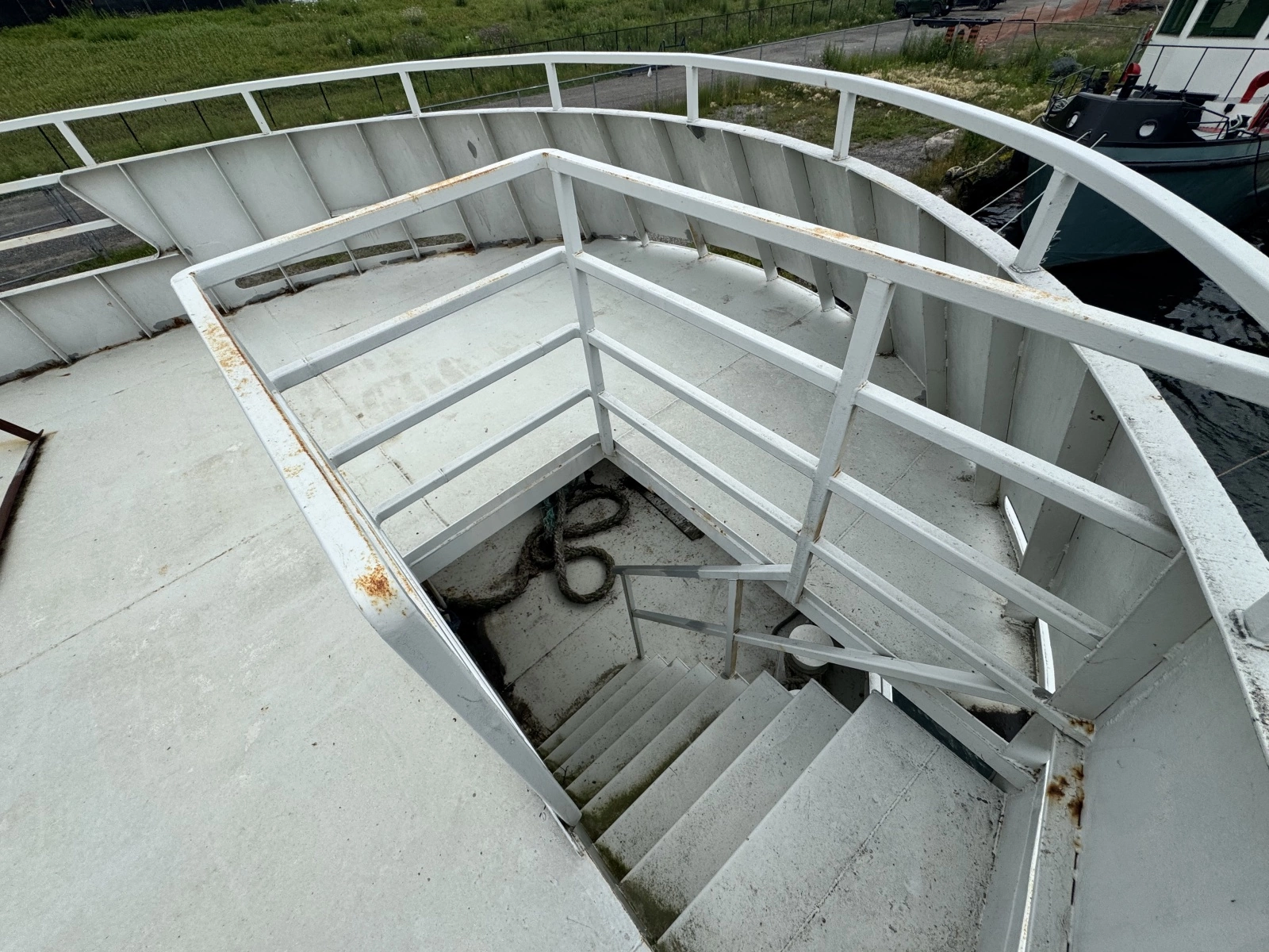2001 Borealis 84' Custom