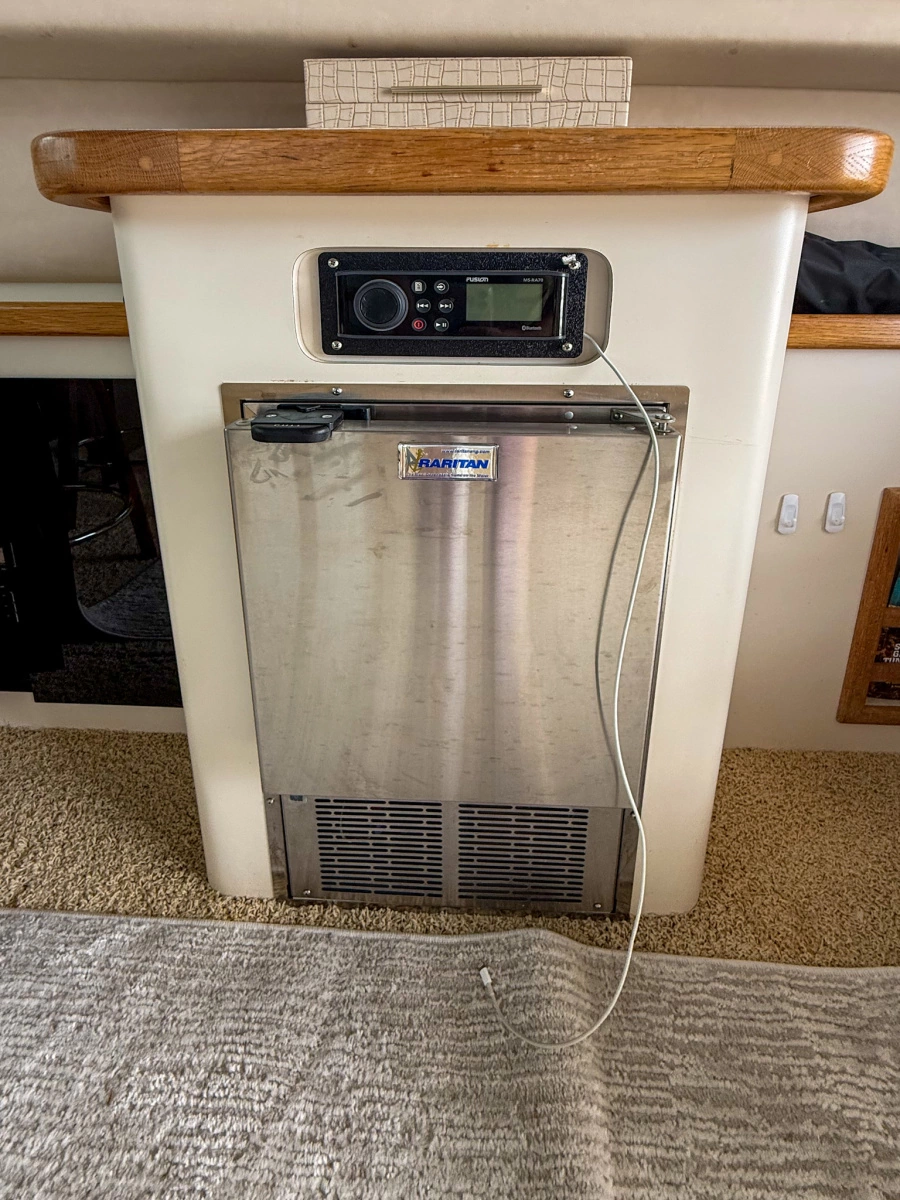 1996 Sea Ray 370 Sedan Bridge 37