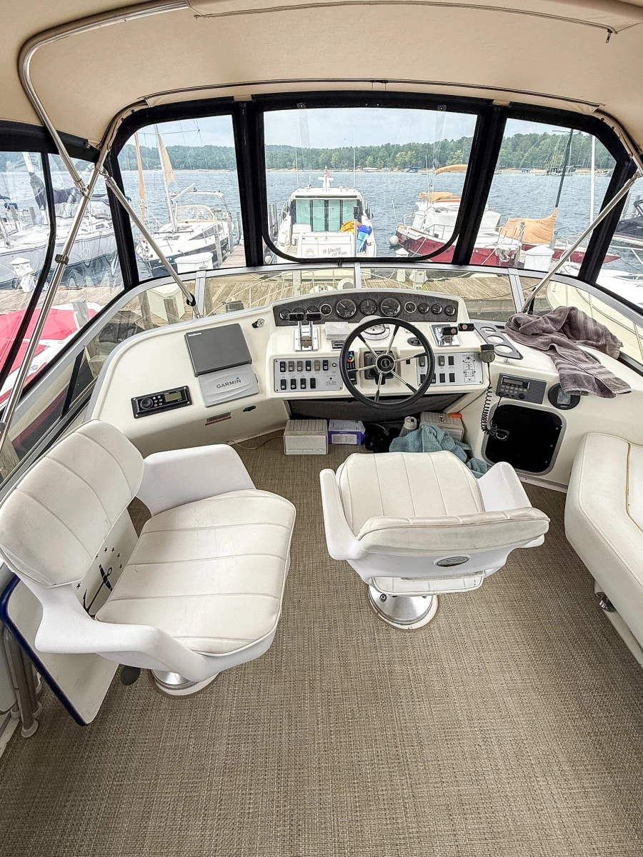 1996 Sea Ray 370 Sedan Bridge 37
