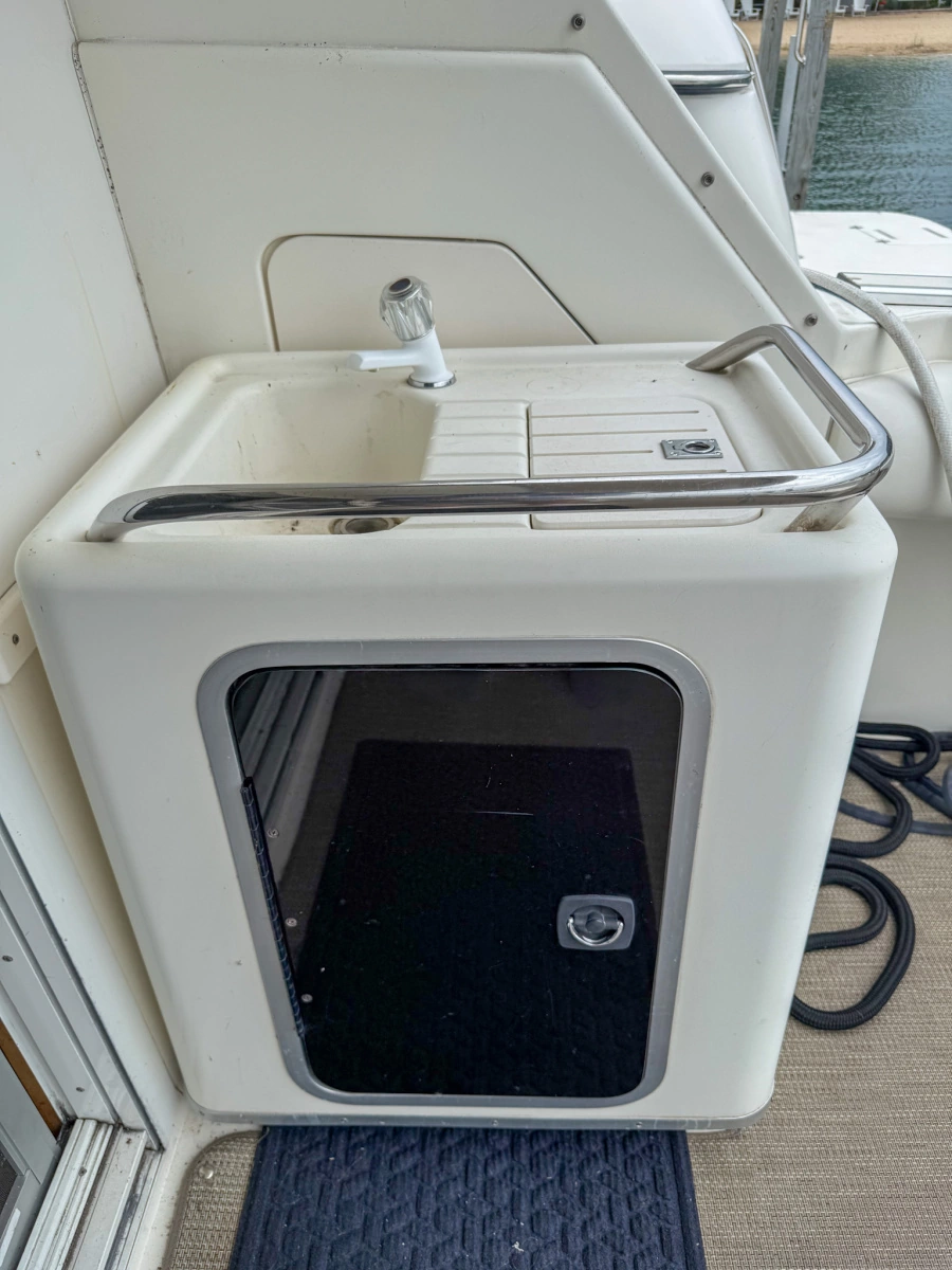 1996 Sea Ray 370 Sedan Bridge 37