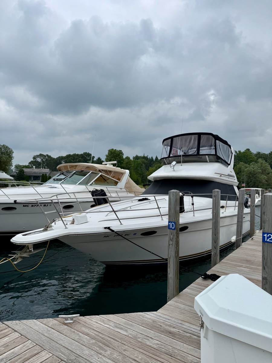 1996 Sea Ray 370 Sedan Bridge 37