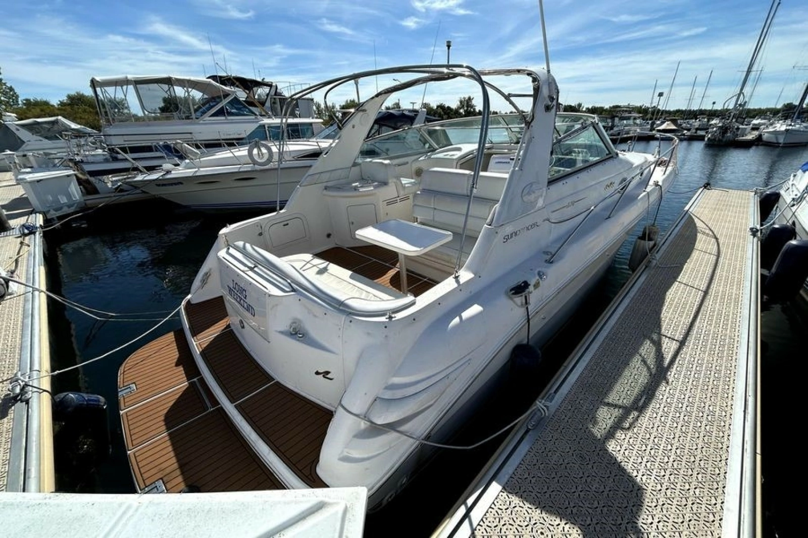 1997 Sea Ray 330 Sundancer 33