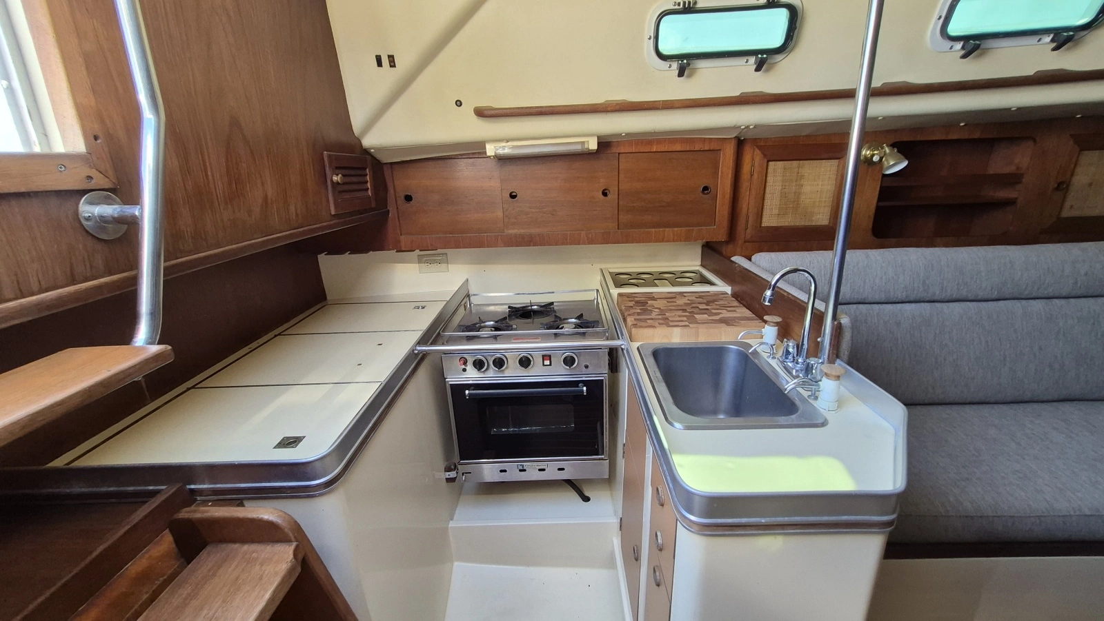1981 Canadian Sailcraft  CS 36