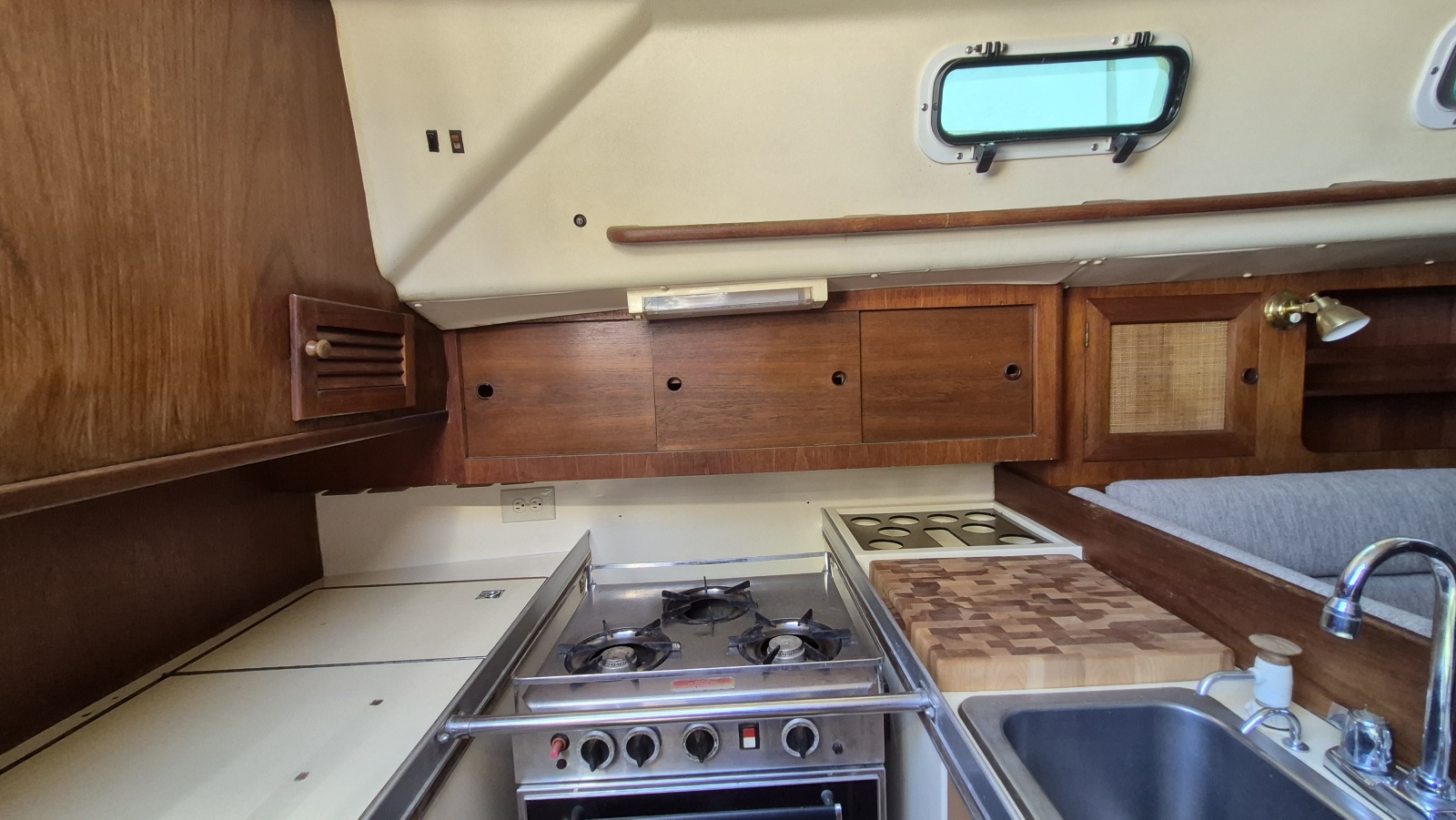 1981 Canadian Sailcraft  CS 36