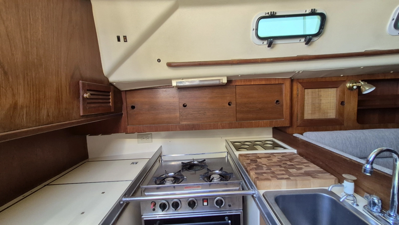 1981 Canadian Sailcraft  CS 36
