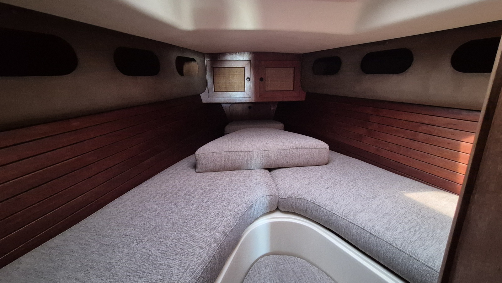 1981 Canadian Sailcraft  CS 36