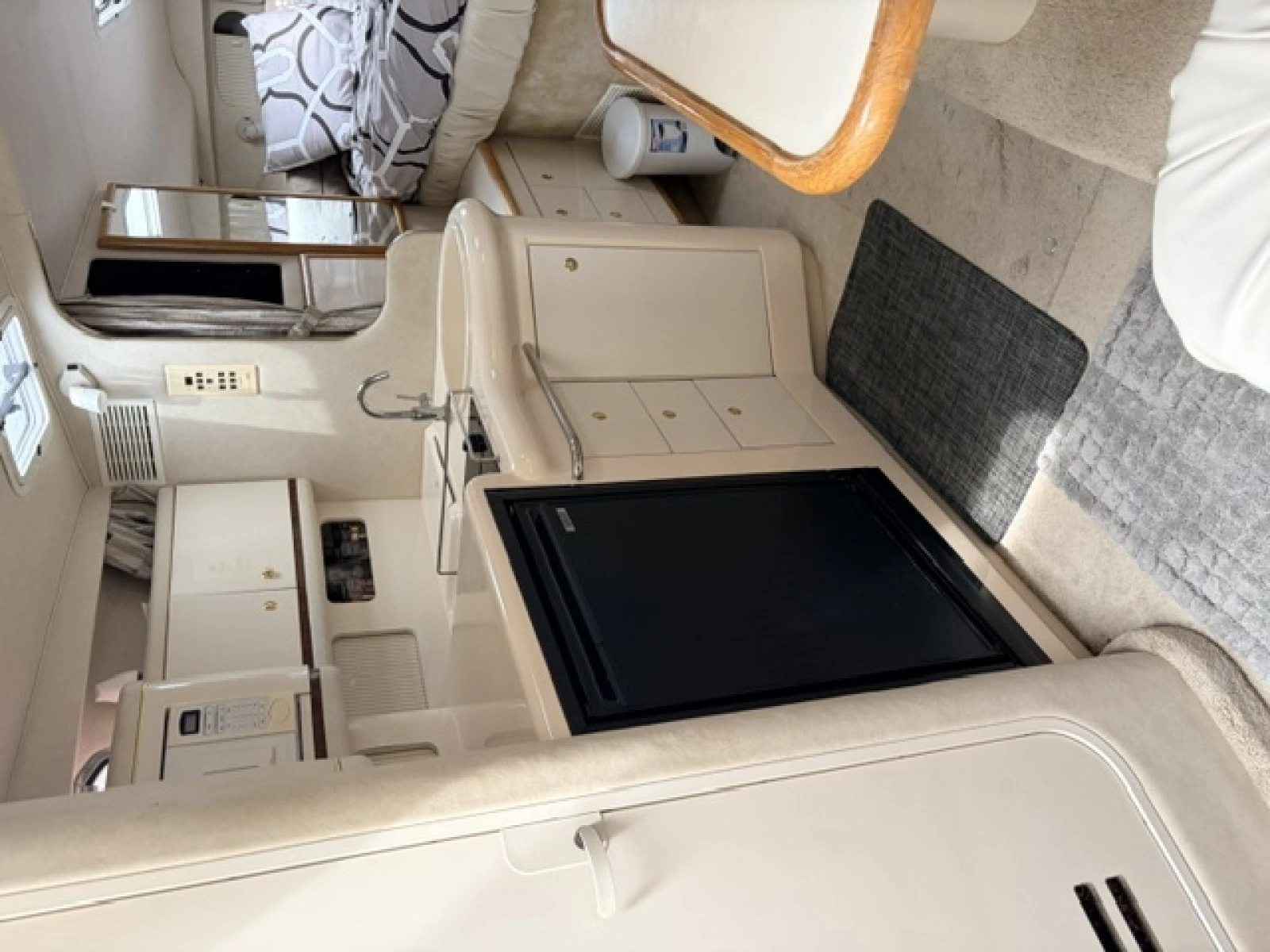 1997 Sea Ray Sundancer 330