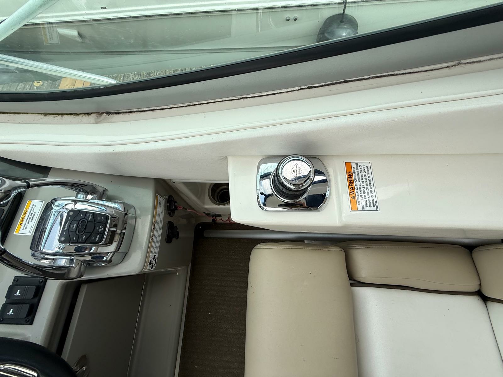 2015 Sea Ray 330 Sundancer