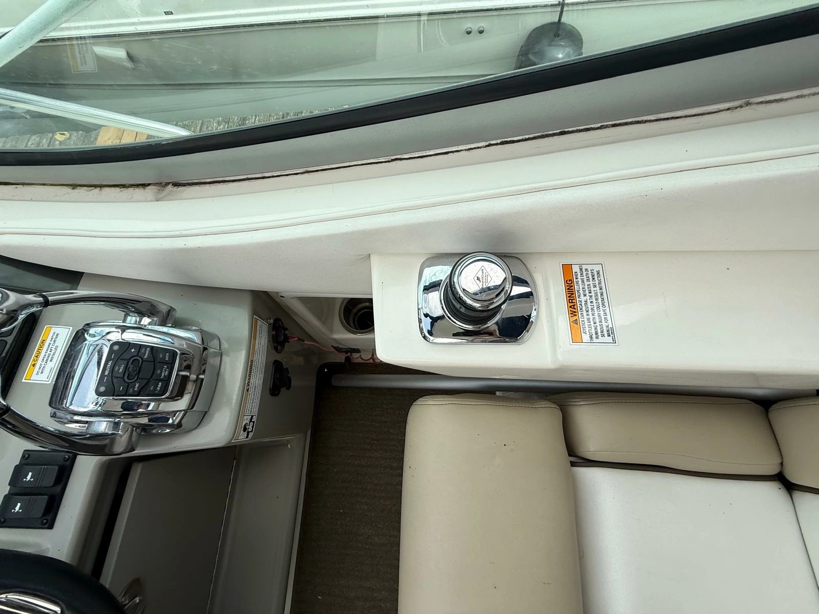 2015 Sea Ray 330 Sundancer