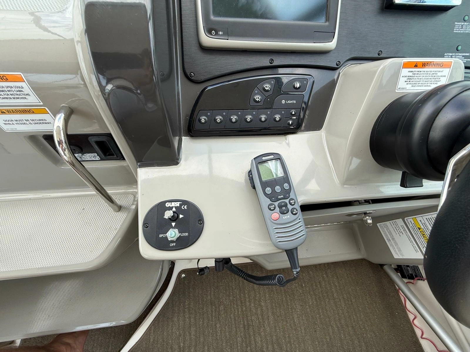 2015 Sea Ray 330 Sundancer