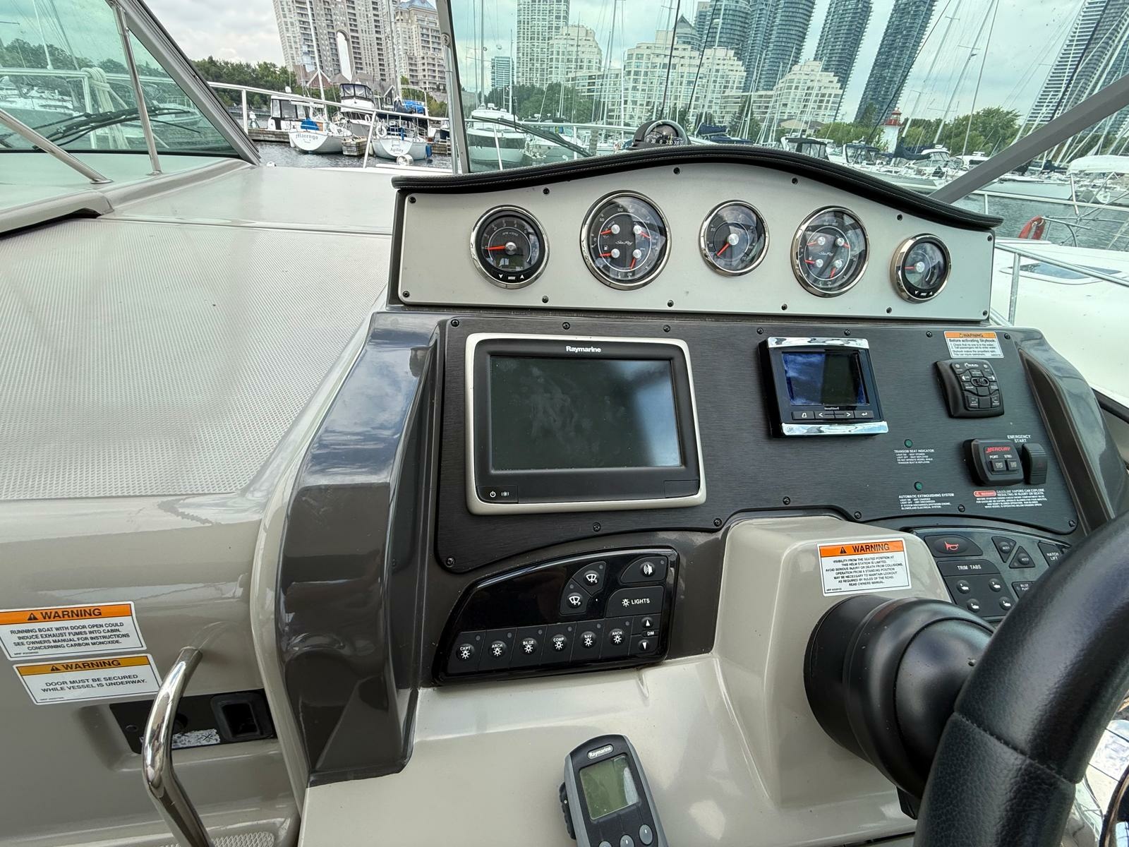 2015 Sea Ray 330 Sundancer