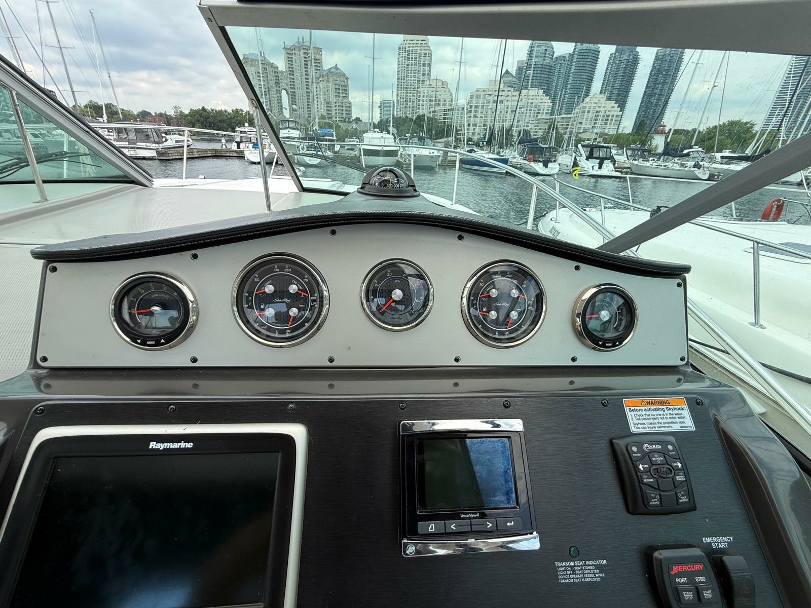 2015 Sea Ray 330 Sundancer