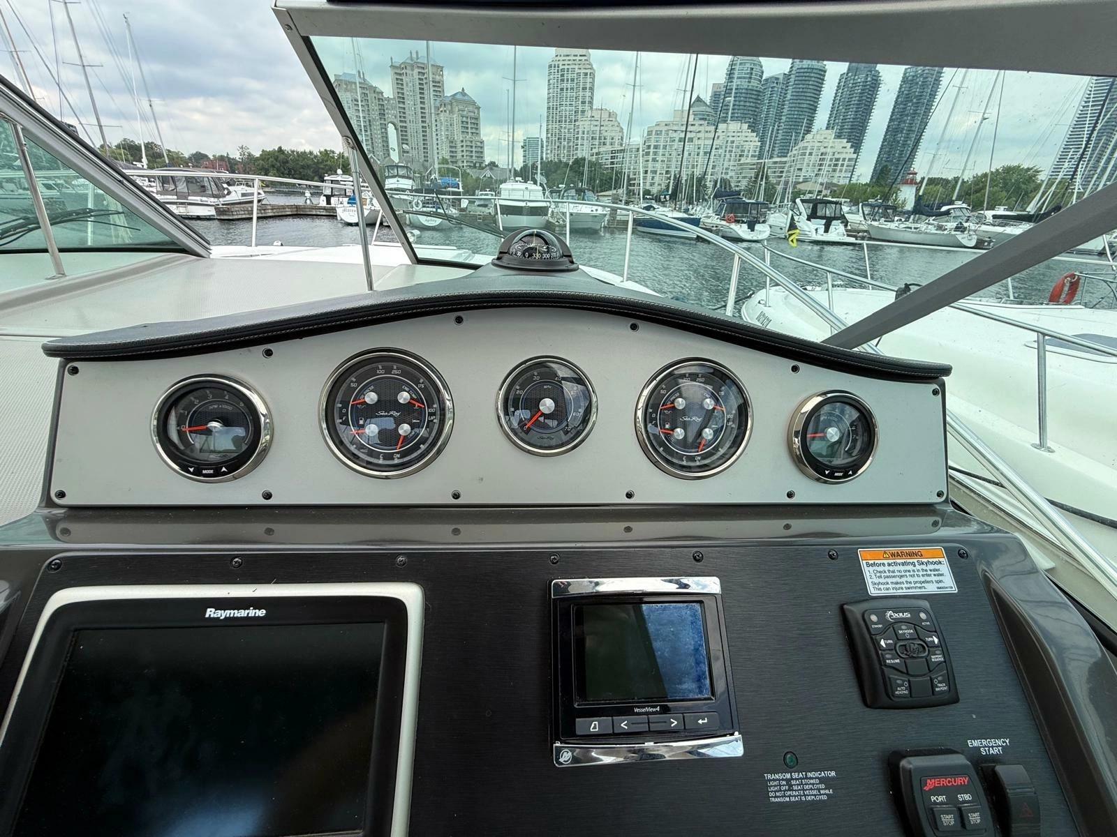 2015 Sea Ray 330 Sundancer