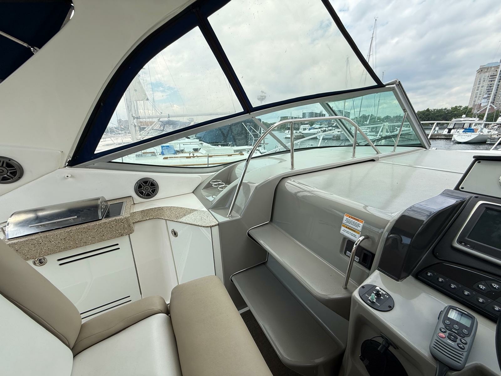 2015 Sea Ray 330 Sundancer