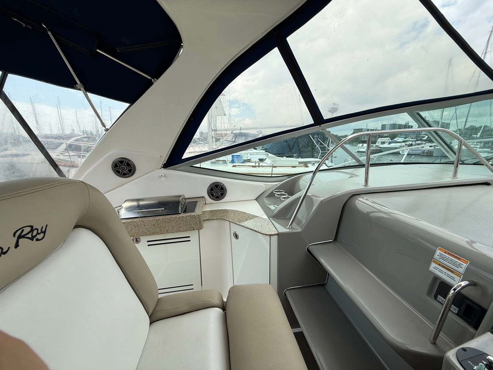 2015 Sea Ray 330 Sundancer