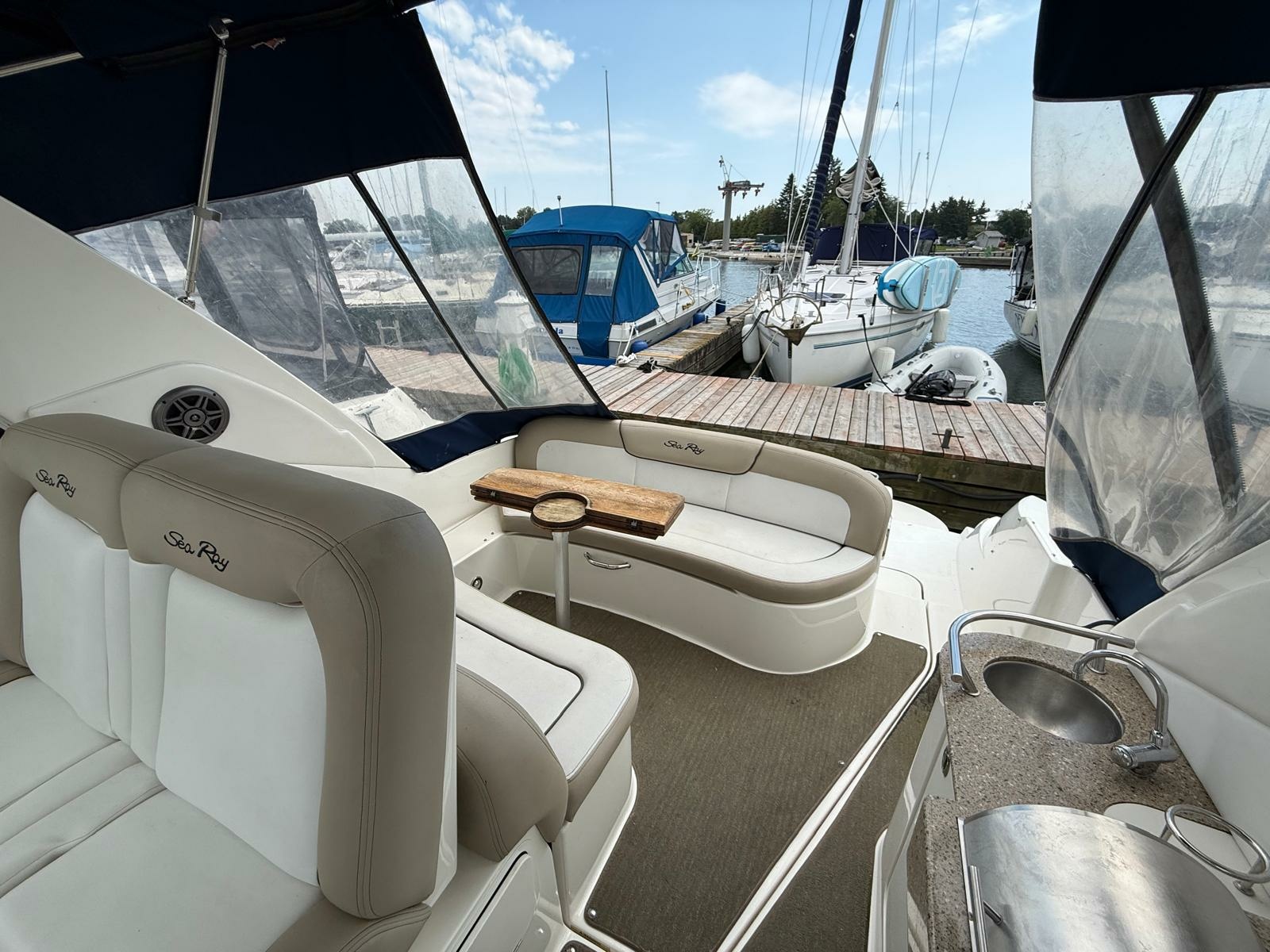 2015 Sea Ray 330 Sundancer