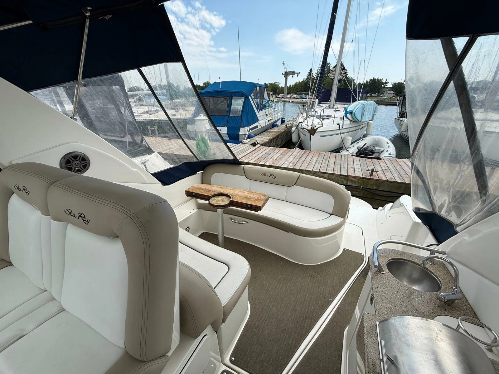 2015 Sea Ray 330 Sundancer