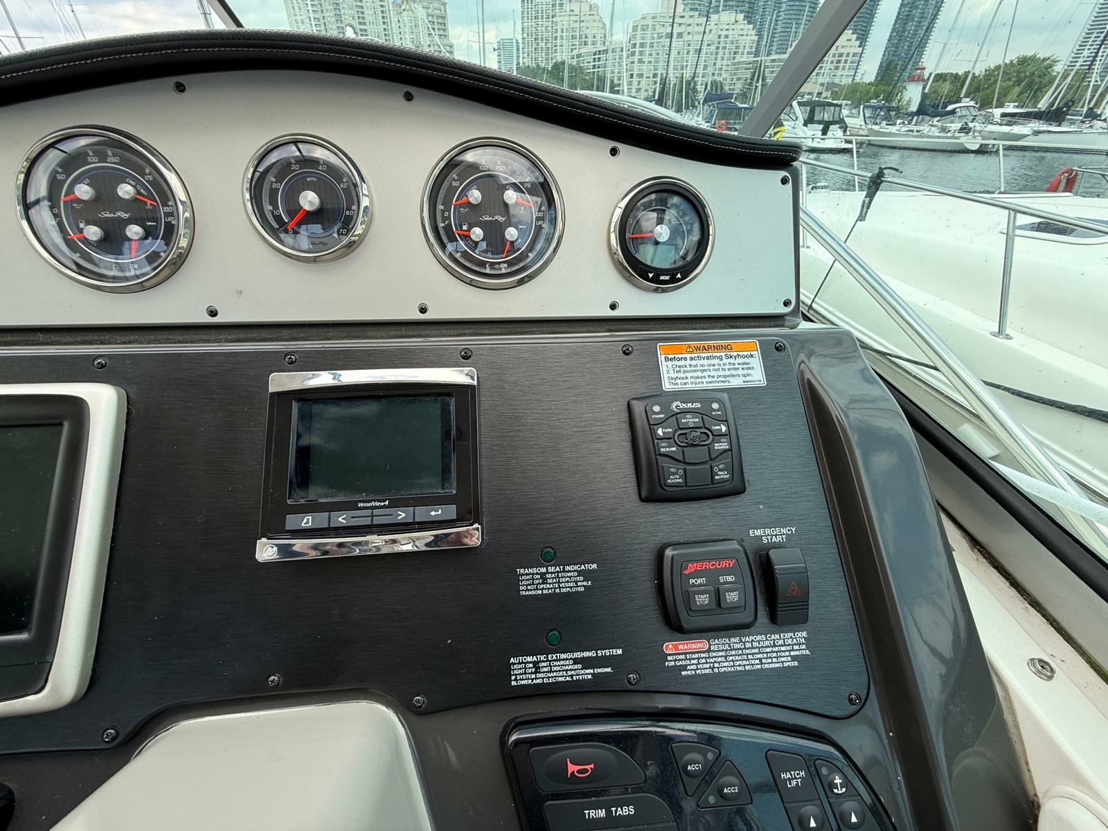 2015 Sea Ray 330 Sundancer