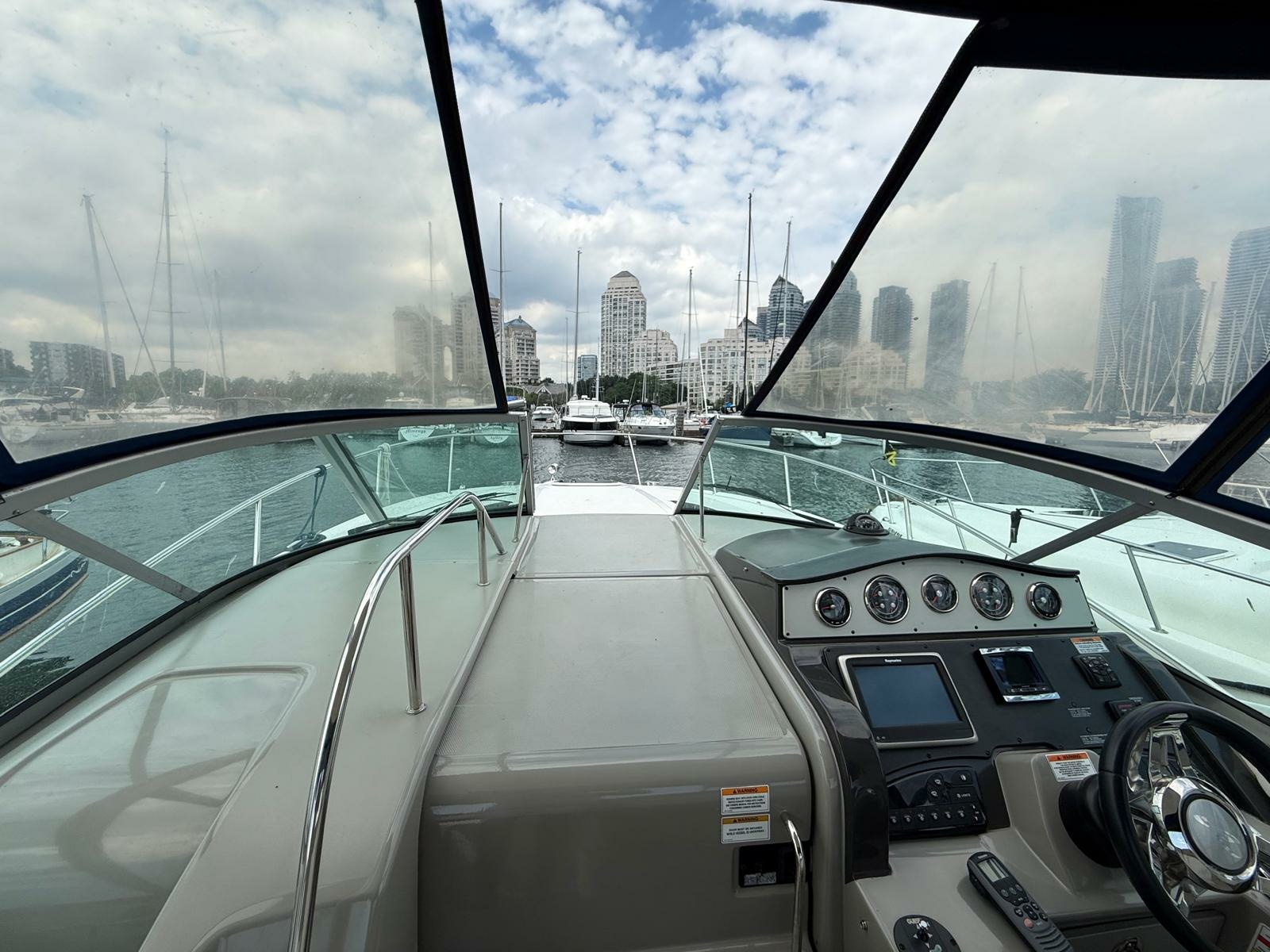 2015 Sea Ray 330 Sundancer