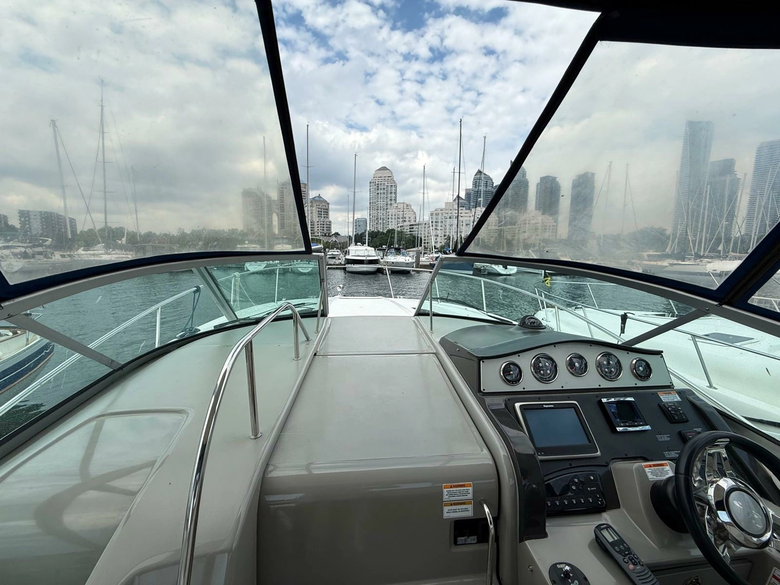 2015 Sea Ray 330 Sundancer