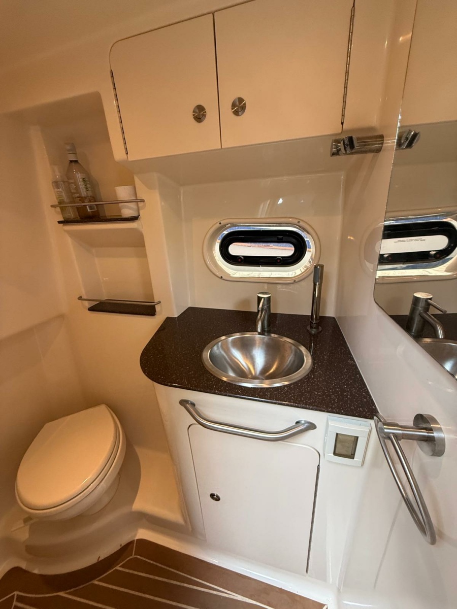 2015 Sea Ray 330 Sundancer