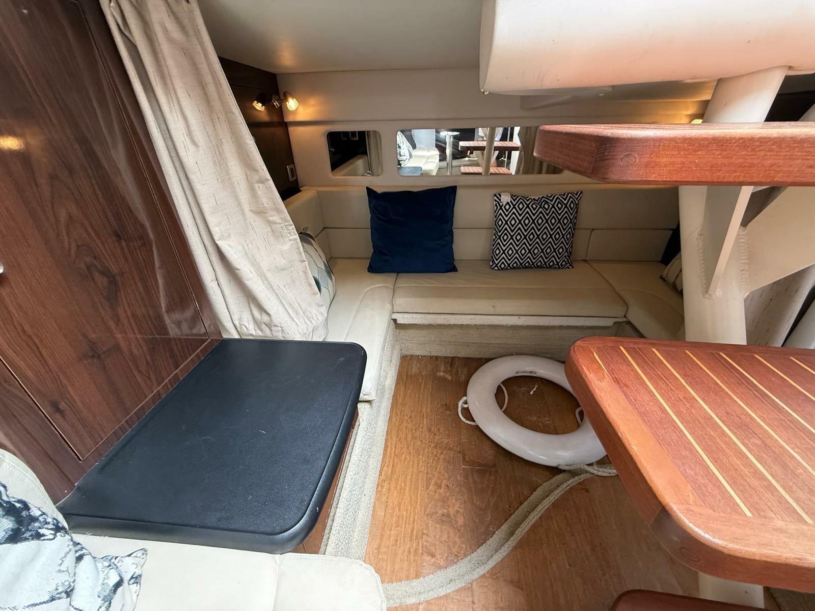 2015 Sea Ray 330 Sundancer
