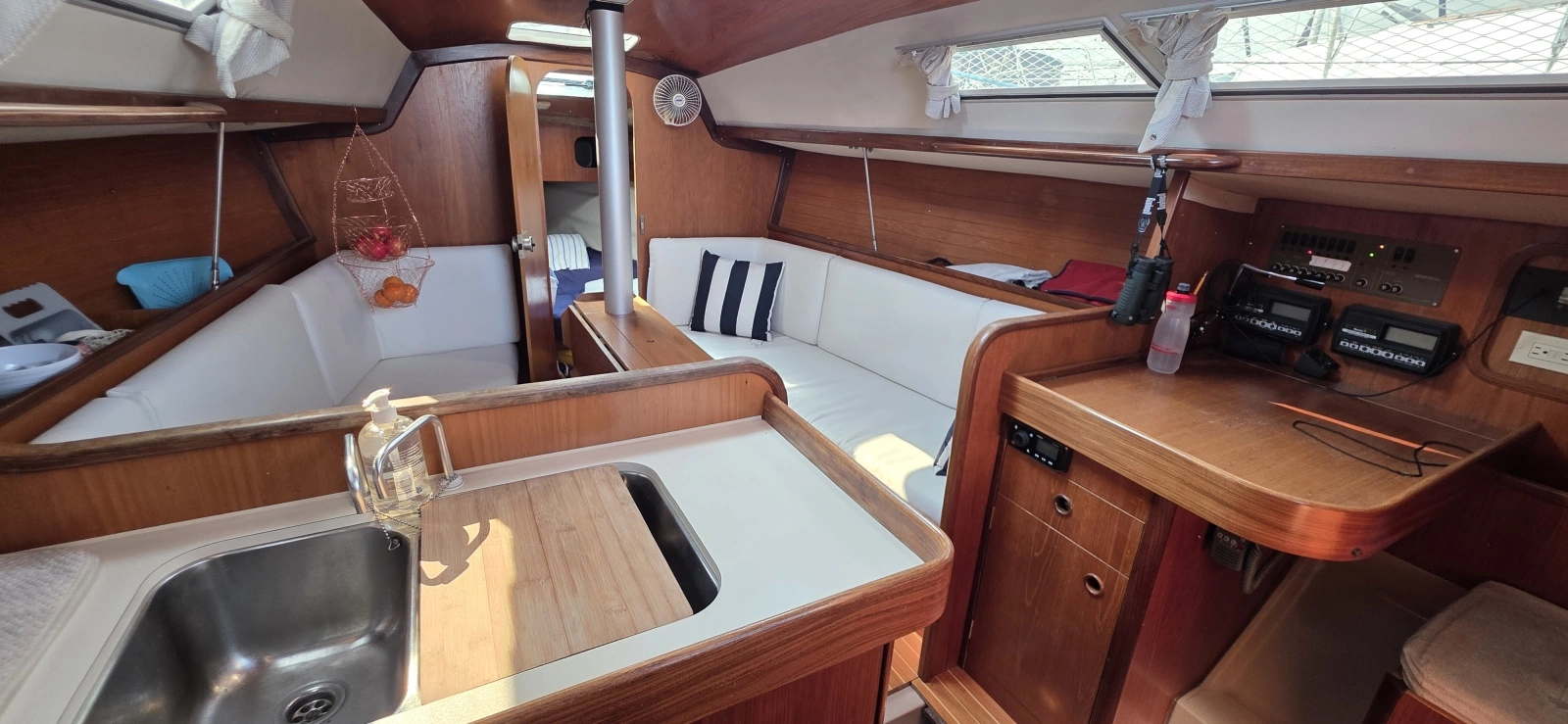 1985 Beneteau First 305
