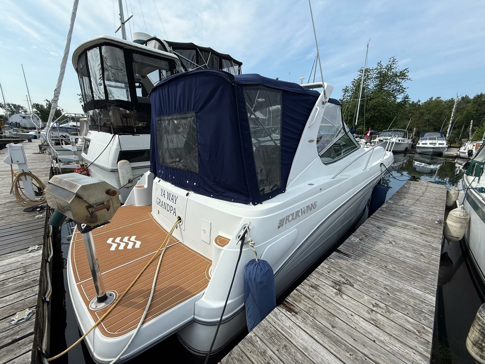 2001 Four Winns  328 Vista