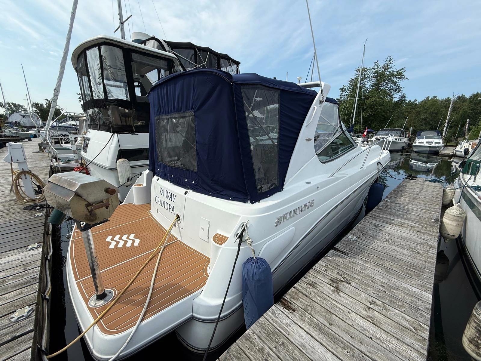 2001 Four Winns  328 Vista