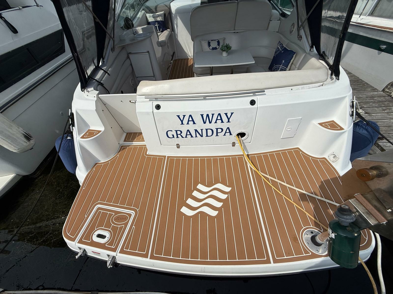 2001 Four Winns  328 Vista