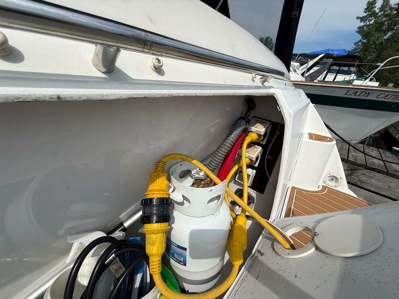 2001 Four Winns  328 Vista