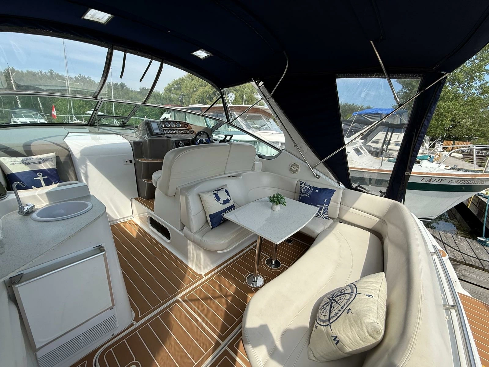2001 Four Winns  328 Vista