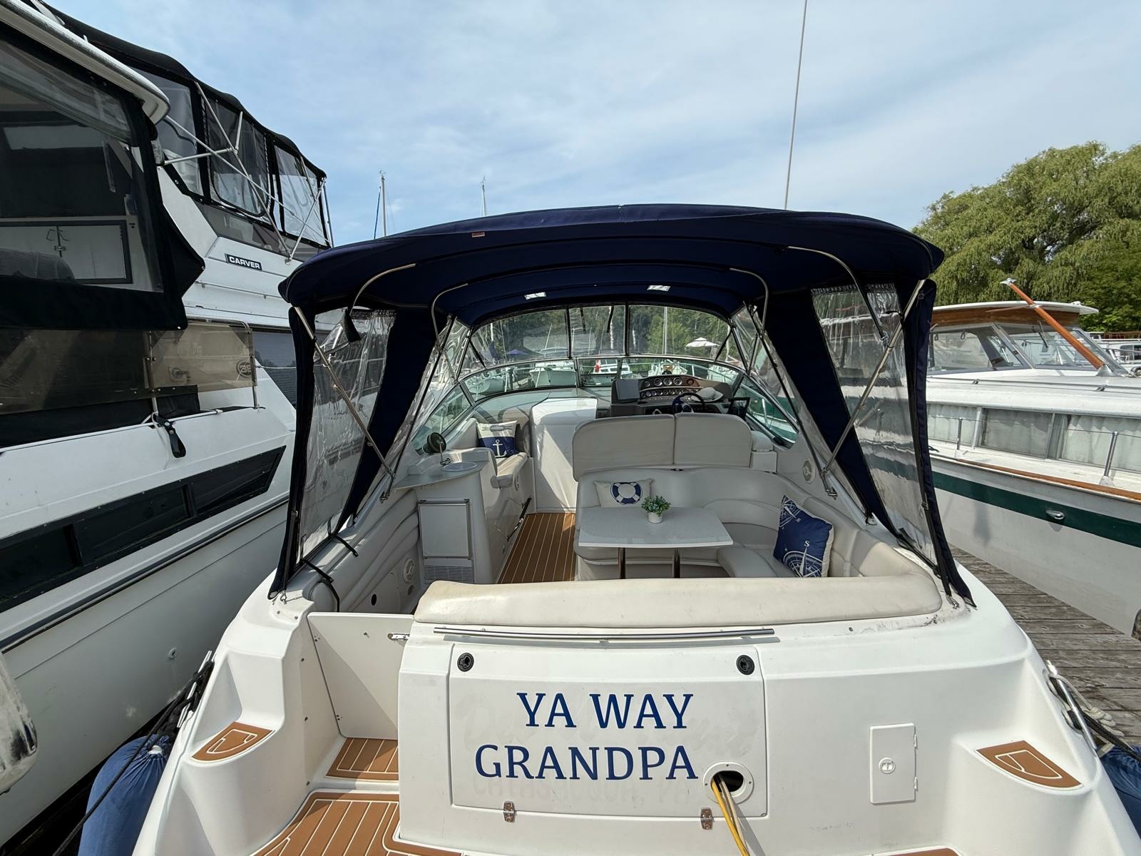 2001 Four Winns  328 Vista