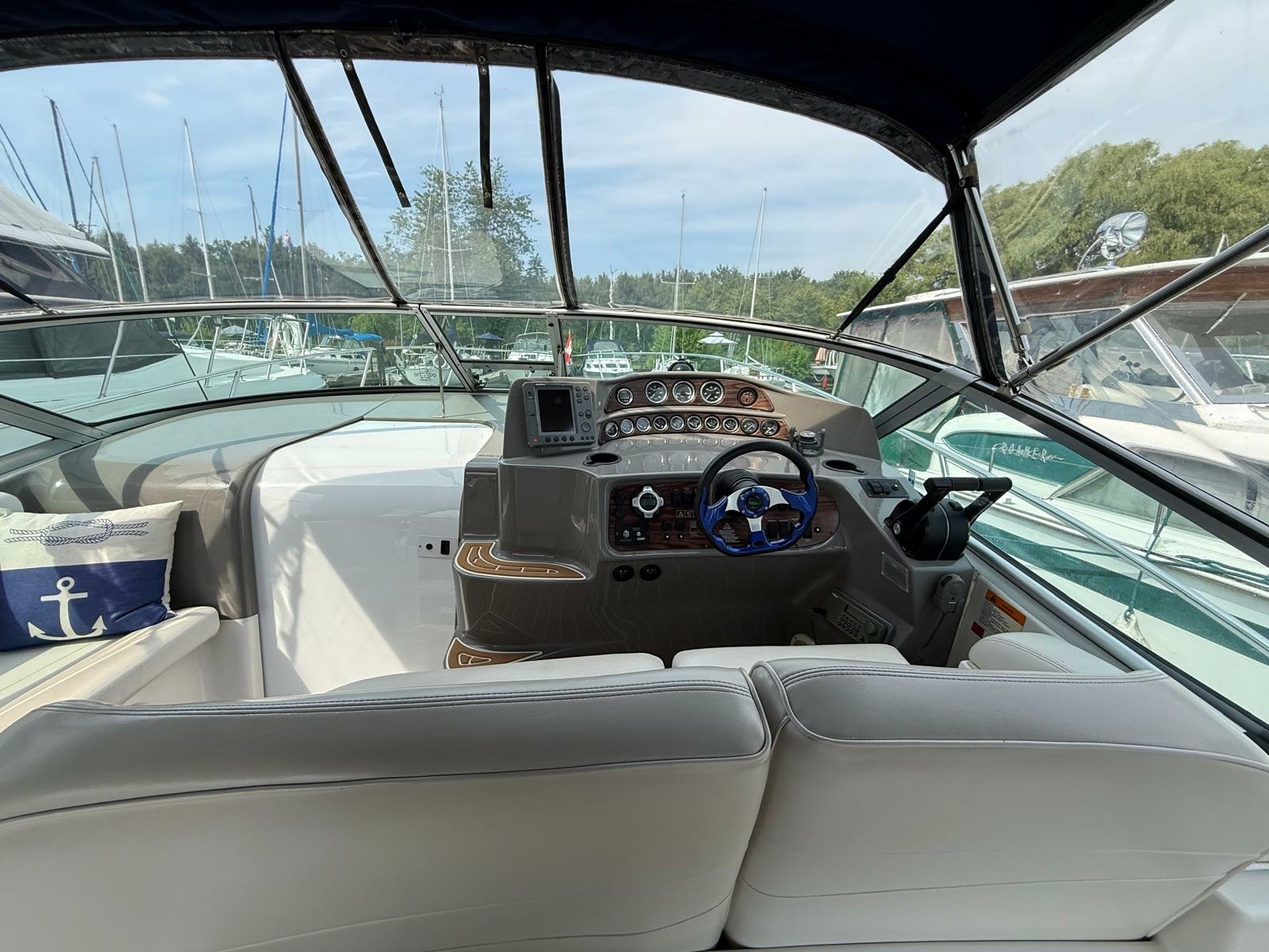 2001 Four Winns  328 Vista