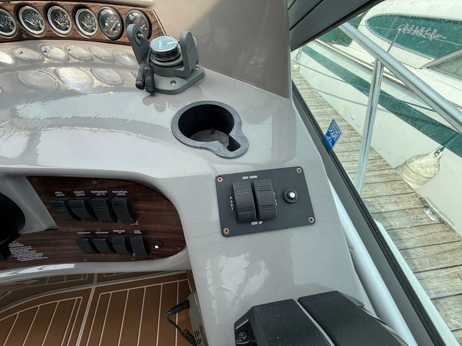 2001 Four Winns  328 Vista