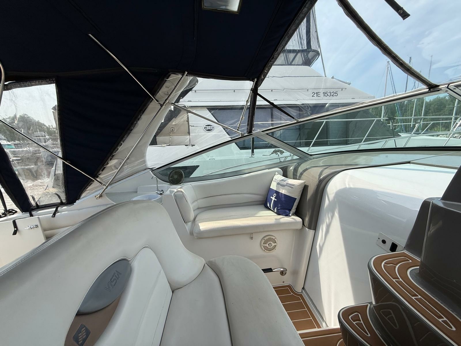 2001 Four Winns  328 Vista