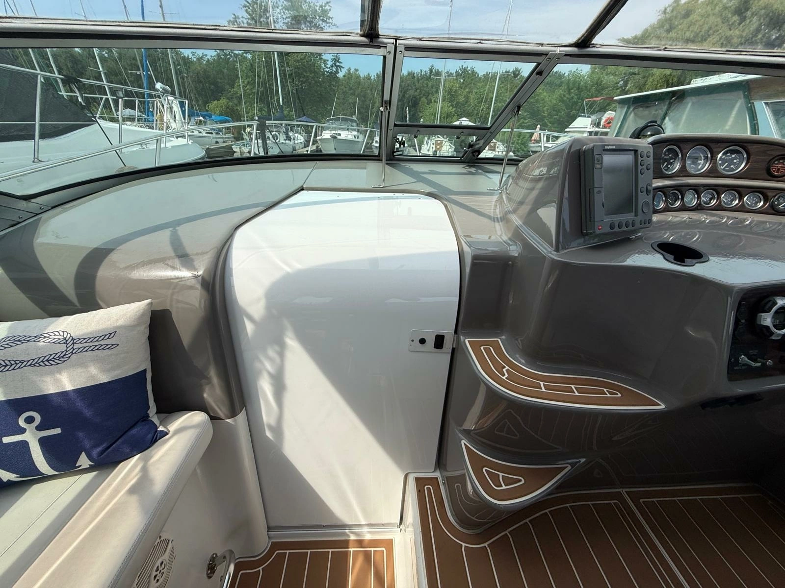 2001 Four Winns  328 Vista