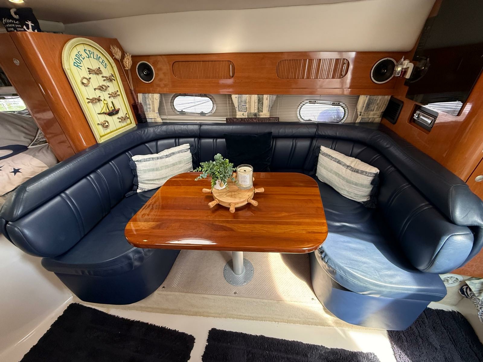 2001 Four Winns  328 Vista