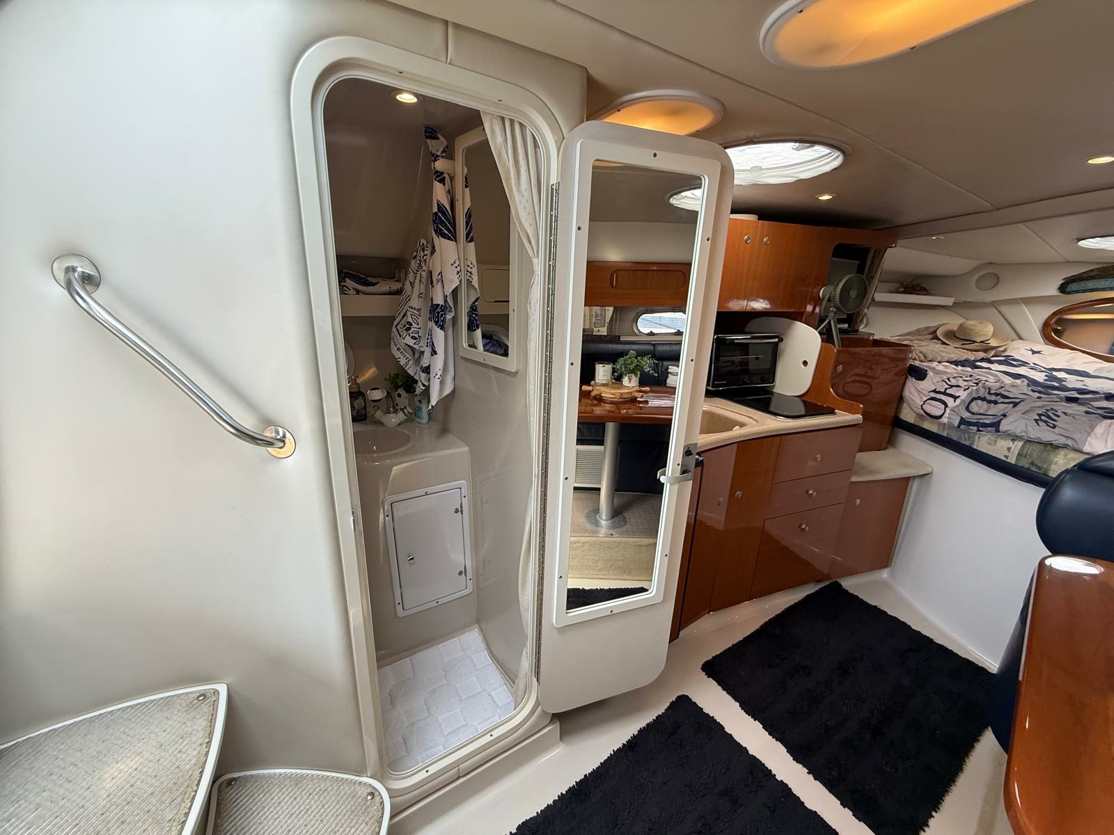 2001 Four Winns  328 Vista