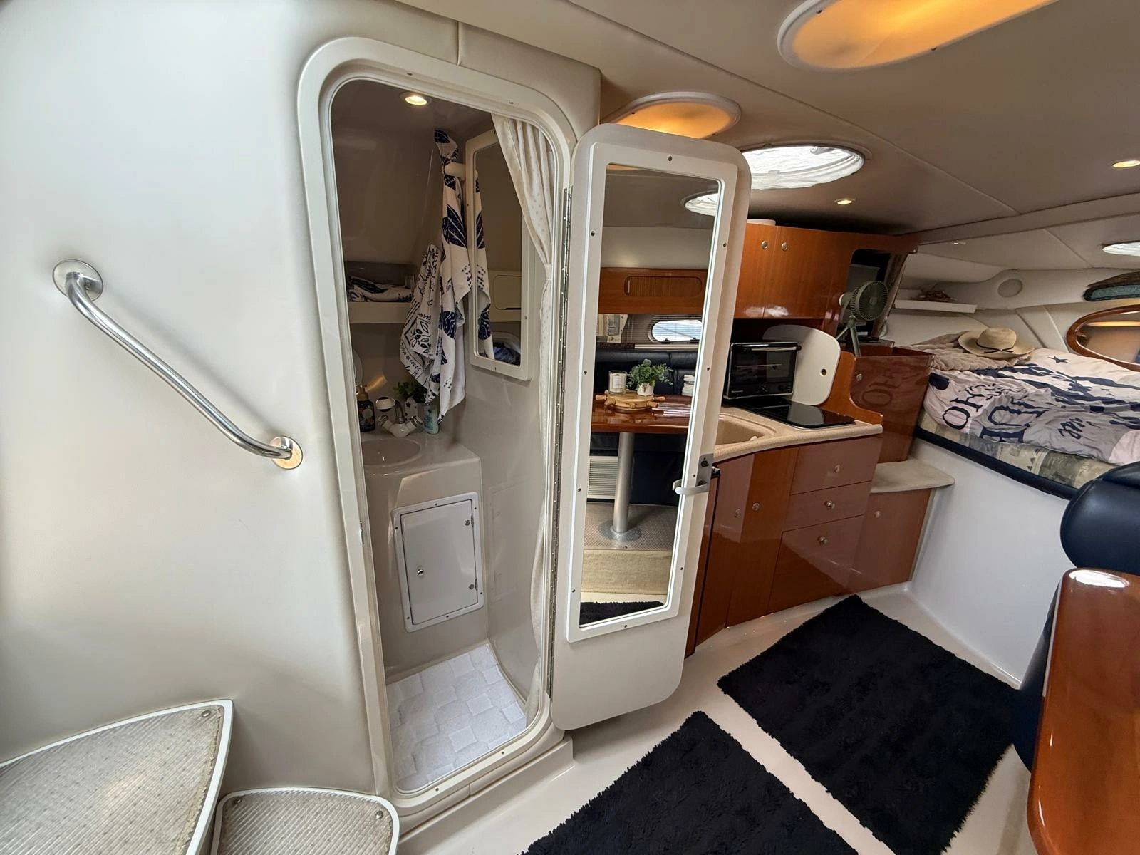 2001 Four Winns  328 Vista