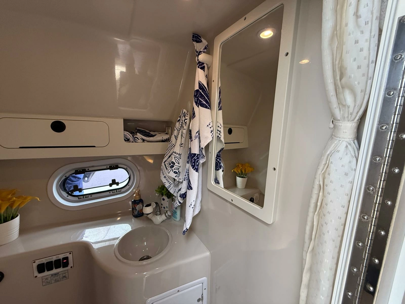 2001 Four Winns  328 Vista