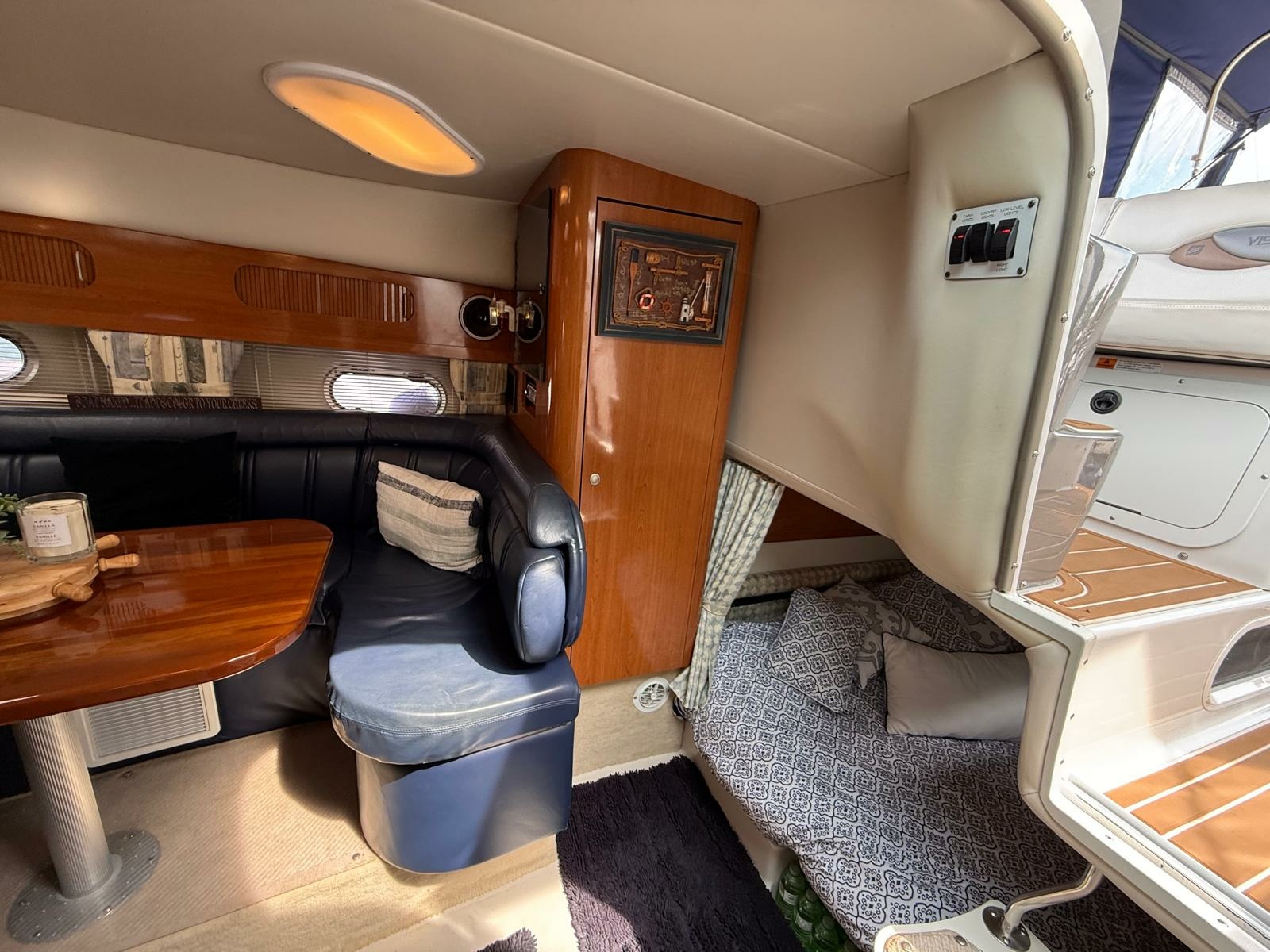 2001 Four Winns  328 Vista