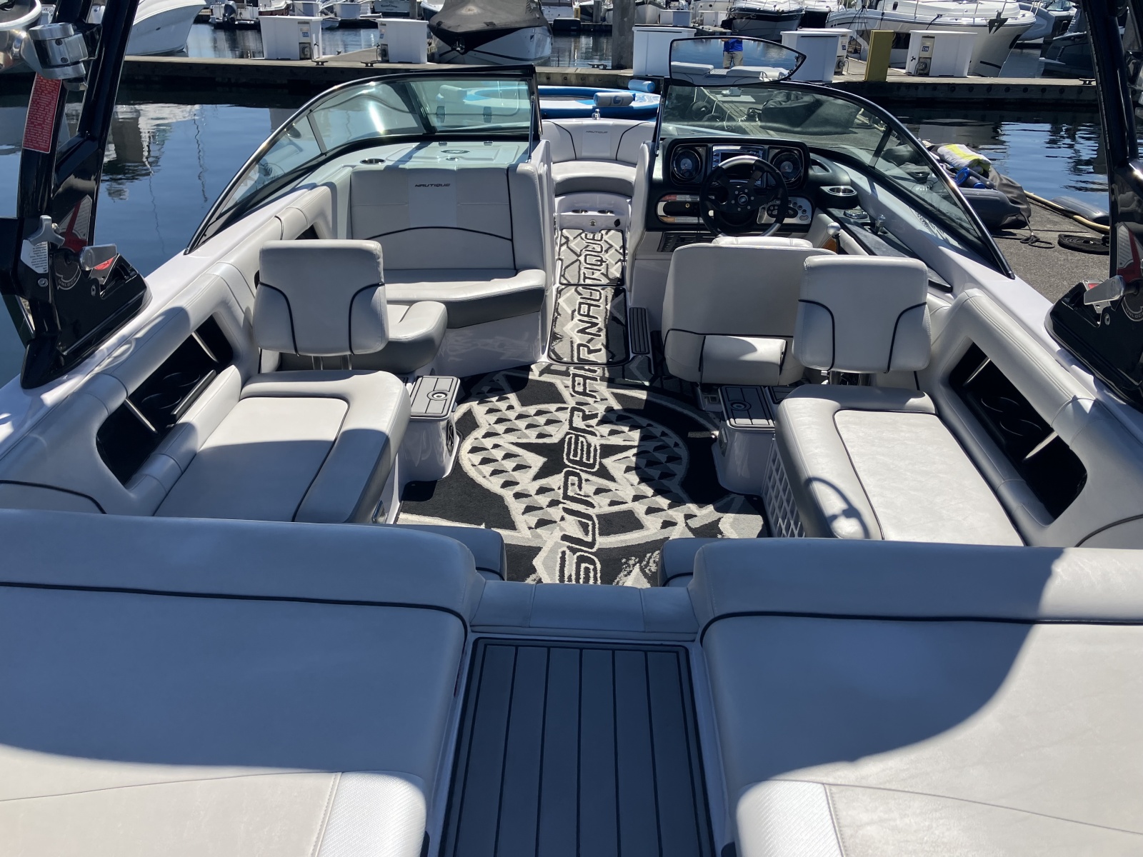2011 Nautique Super Air Nautique 230