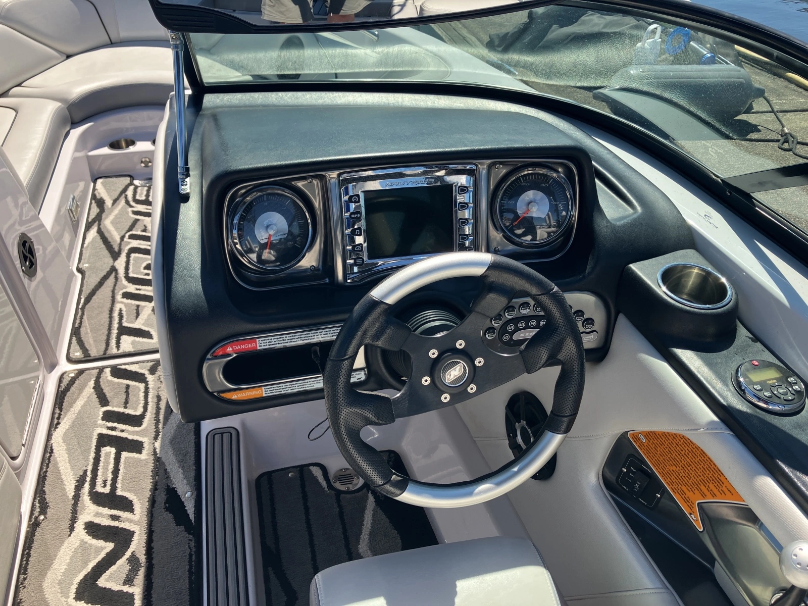 2011 Nautique Super Air Nautique 230